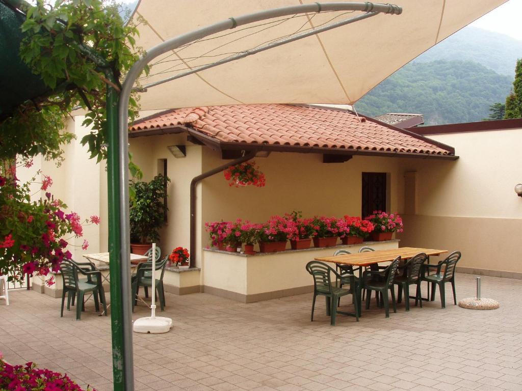 Albergo Sala Valbrona Zewnętrze zdjęcie