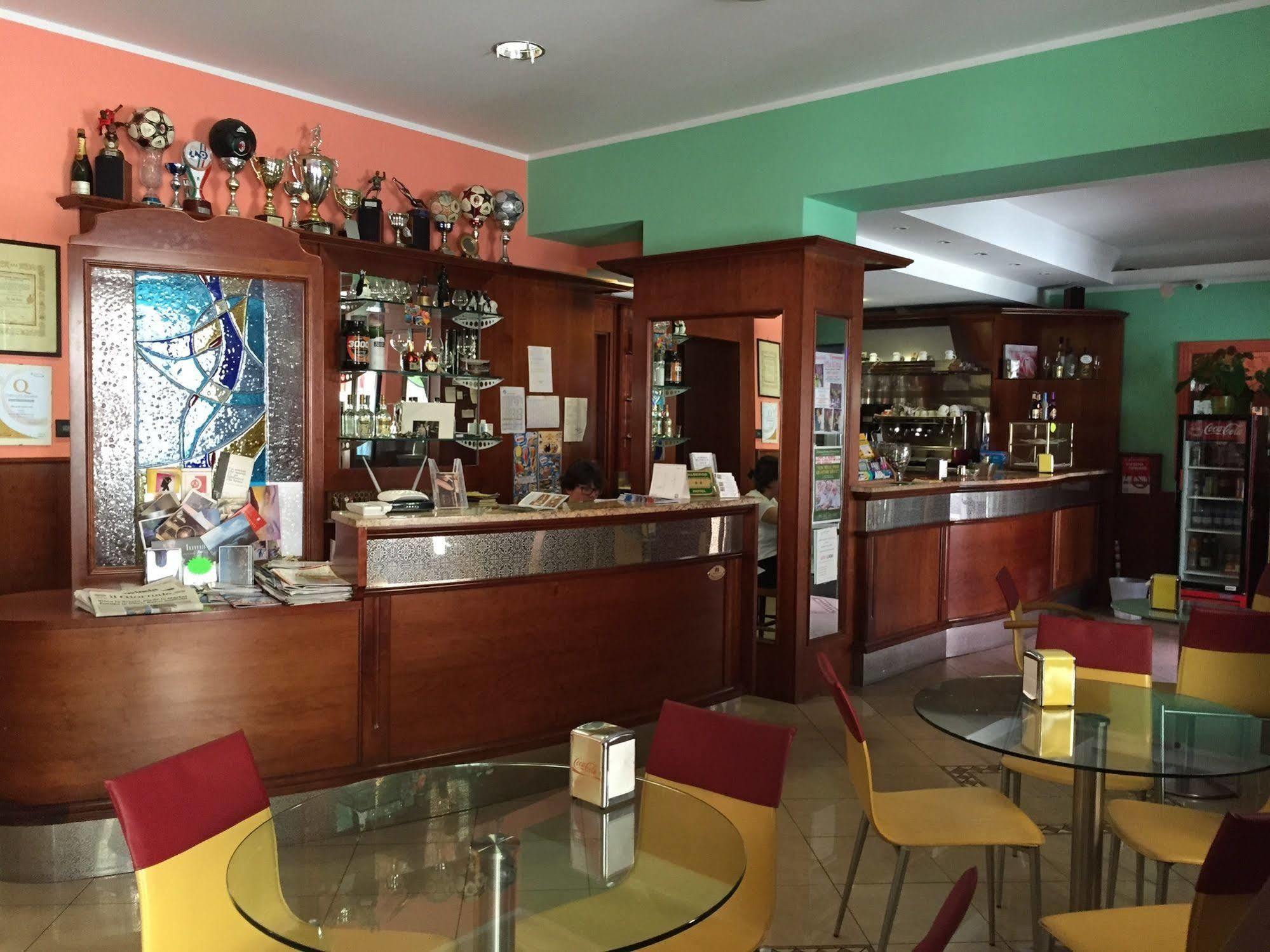 Albergo Sala Valbrona Zewnętrze zdjęcie