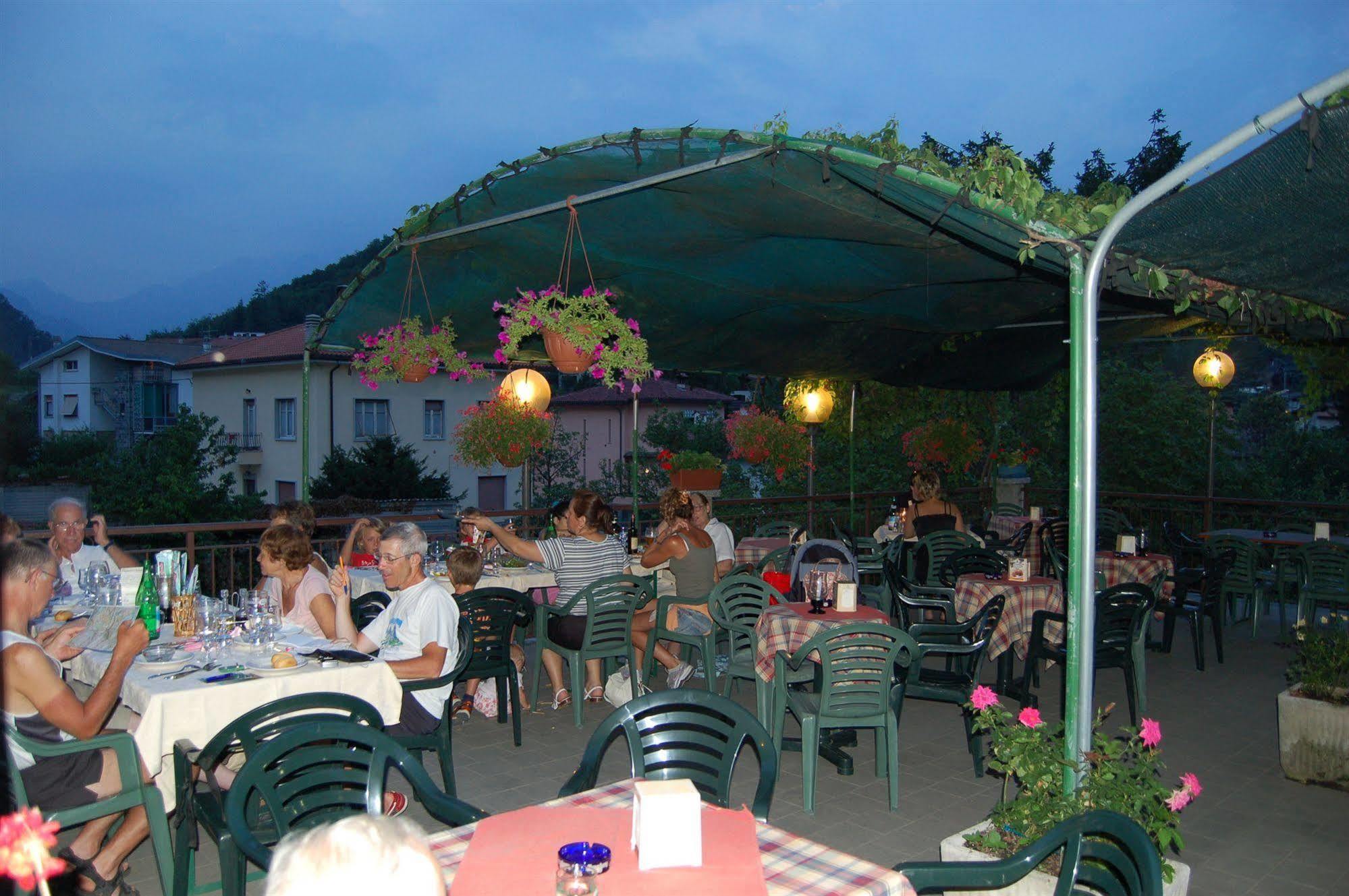 Albergo Sala Valbrona Zewnętrze zdjęcie